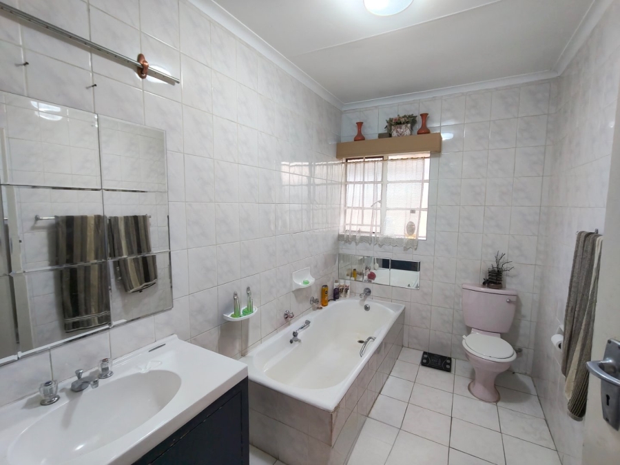 3 Bedroom Property for Sale in Vaalpark Free State